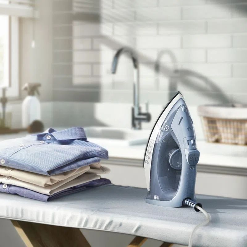 ferro-de-passar-a-vapor-e-a-seco-electrolux-efficient-9