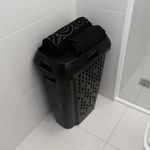 roupeiro-astra-plastico-telado-preto-45-litros-4--1-.jpg
