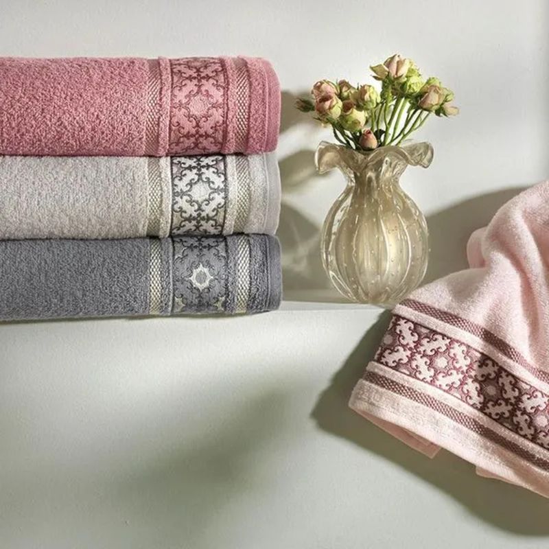 toalha-de-banho-karsten-abrantes-rosa-retro-70-cm-x-1-35-m-2--1-