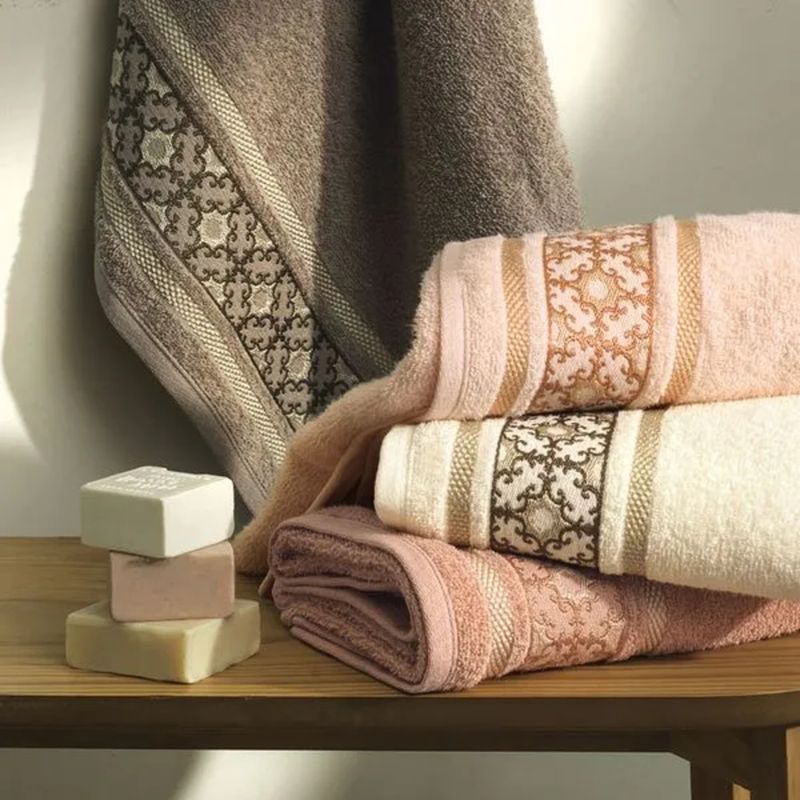 toalha-de-banho-karsten-abrantes-taupe-70-cm-x-1-35-m-2--1-